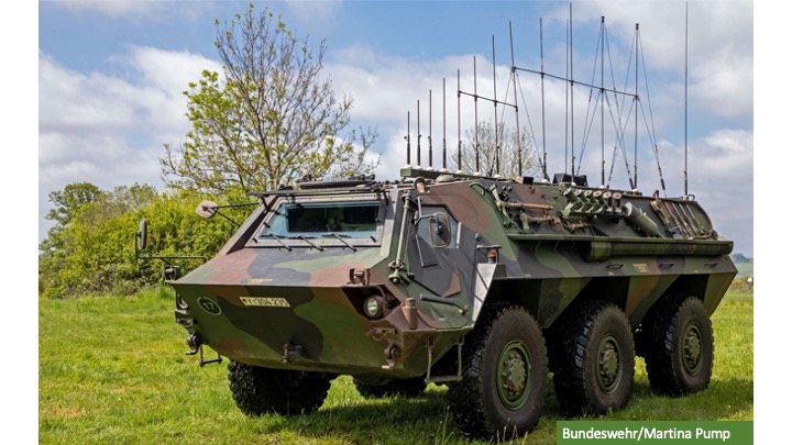 Der Störpanzer Hummel .
